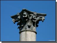 Marmorsäule im Broderie-parterre Marmorsäule im Broderie-parterre